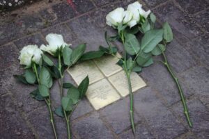 Stolpersteine in Gedenken an Familie Weiler, Gänseanger 5, Brakel