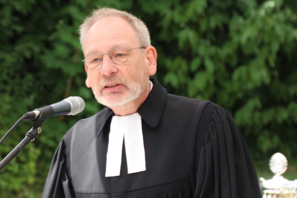 Pfarrer W. Neumann